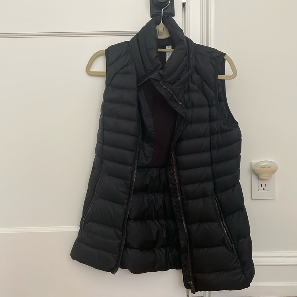 Lululemon women’s puffer vest